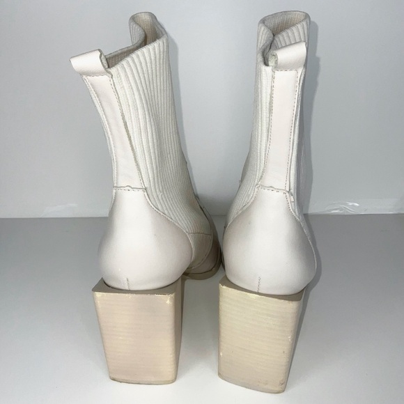 Steve Madden Eggshell Chunky Heel Tackle Sock Booties Pointed Toe | Size 6M - Picture 2 of 7